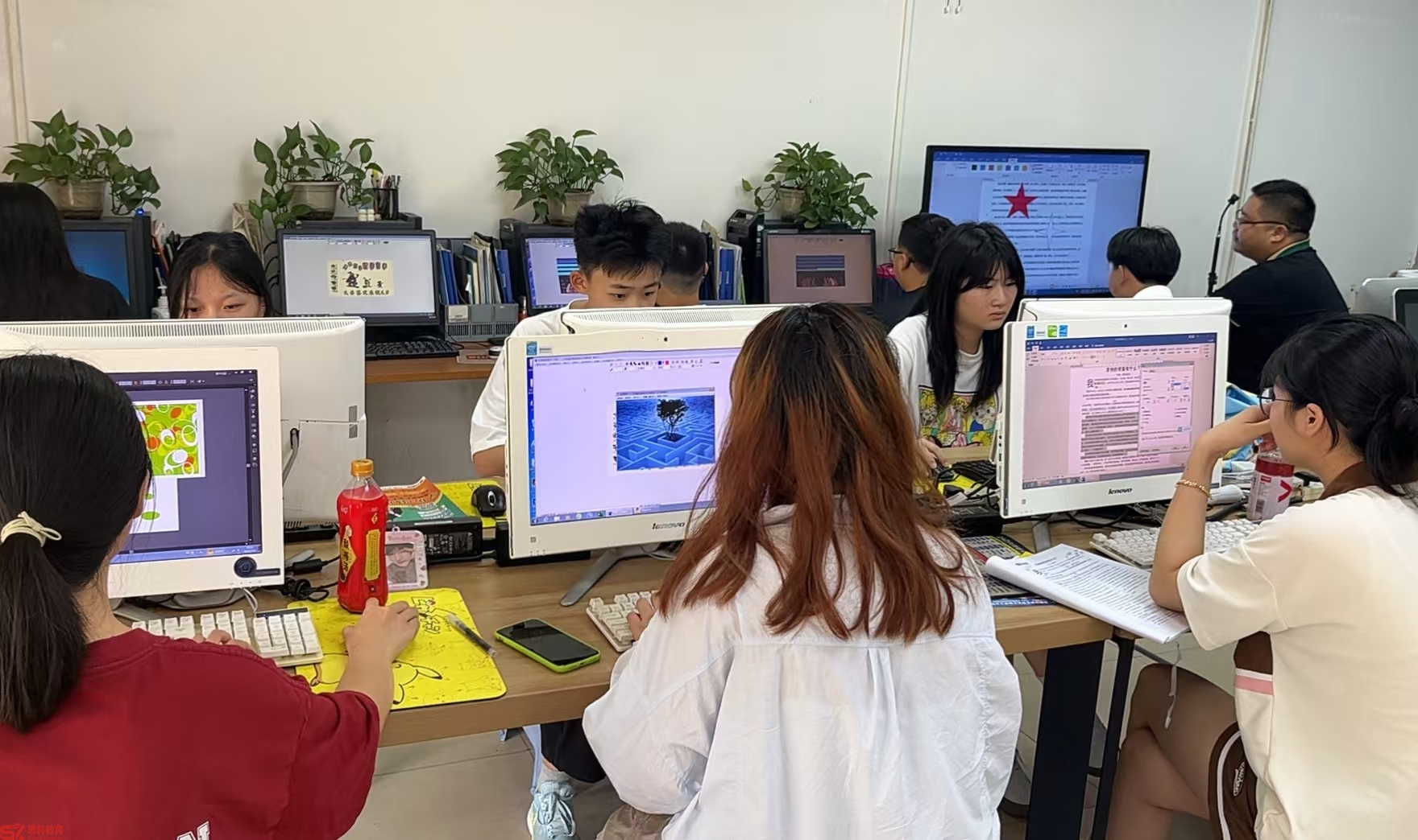 学电脑找出路！零基础 4 周学会办公室文员速成班，周末 / 晚班可选！边挣钱边学技能
